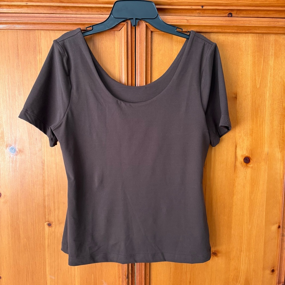 Women's Scoop Neck Short Sleeve Top - Brown
